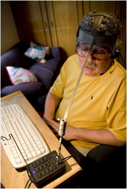 Foto de um homem tetraplégico
